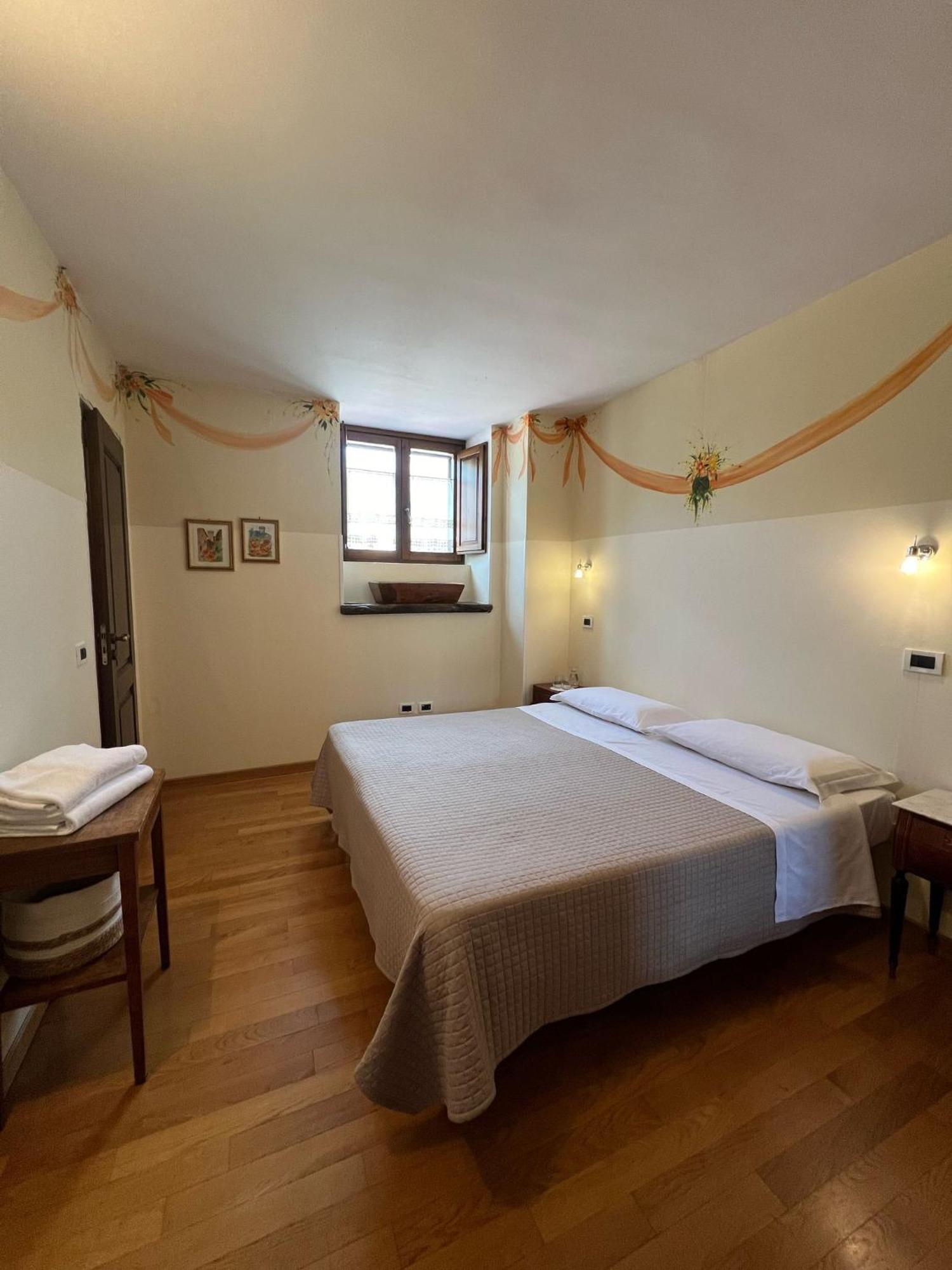 Locanda Sul Lago Santo Stefano Di Sessanio Eksteriør billede